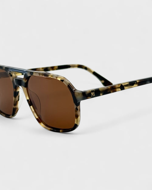 Becca - Light tortoise