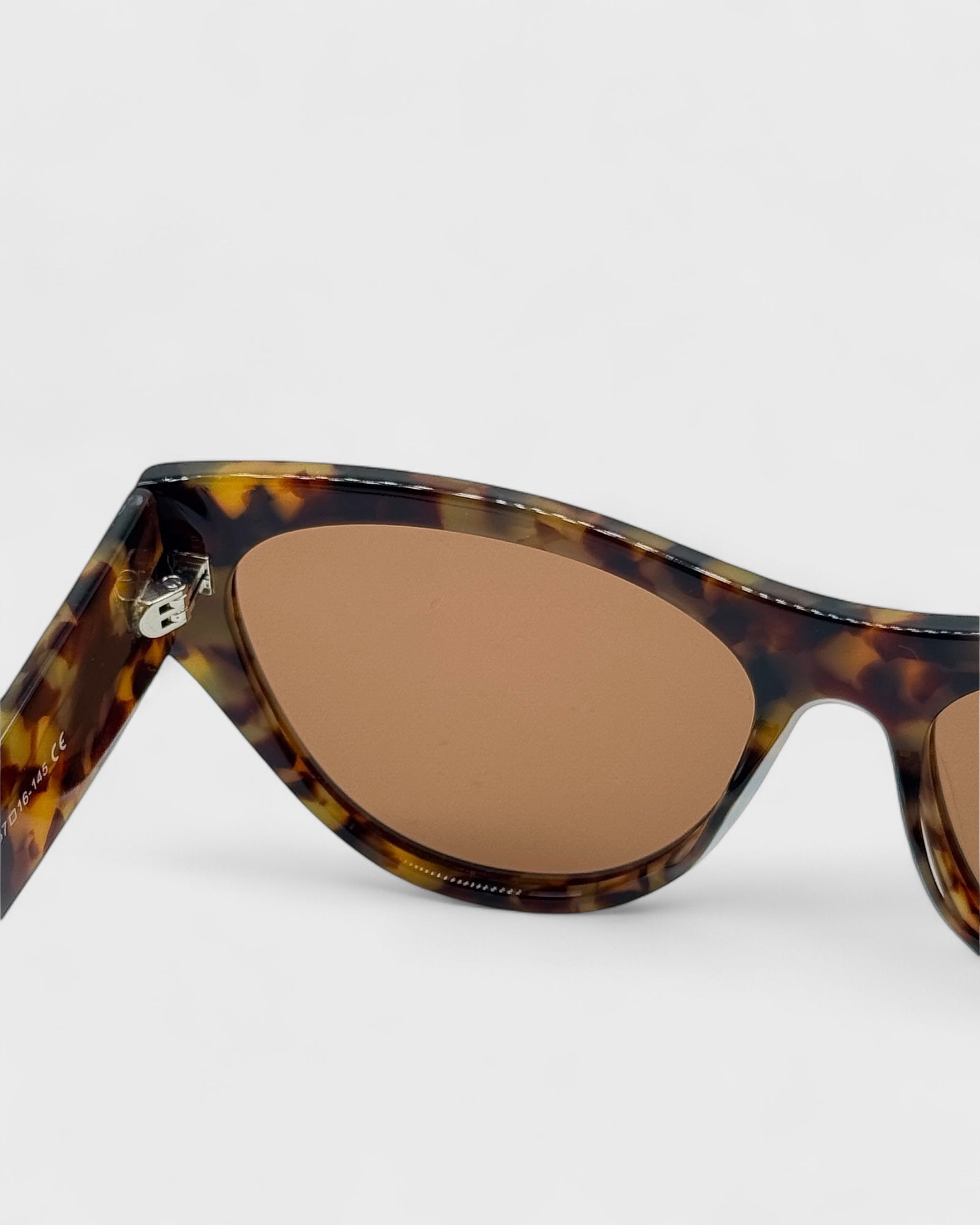 Capri - Brown tortoise